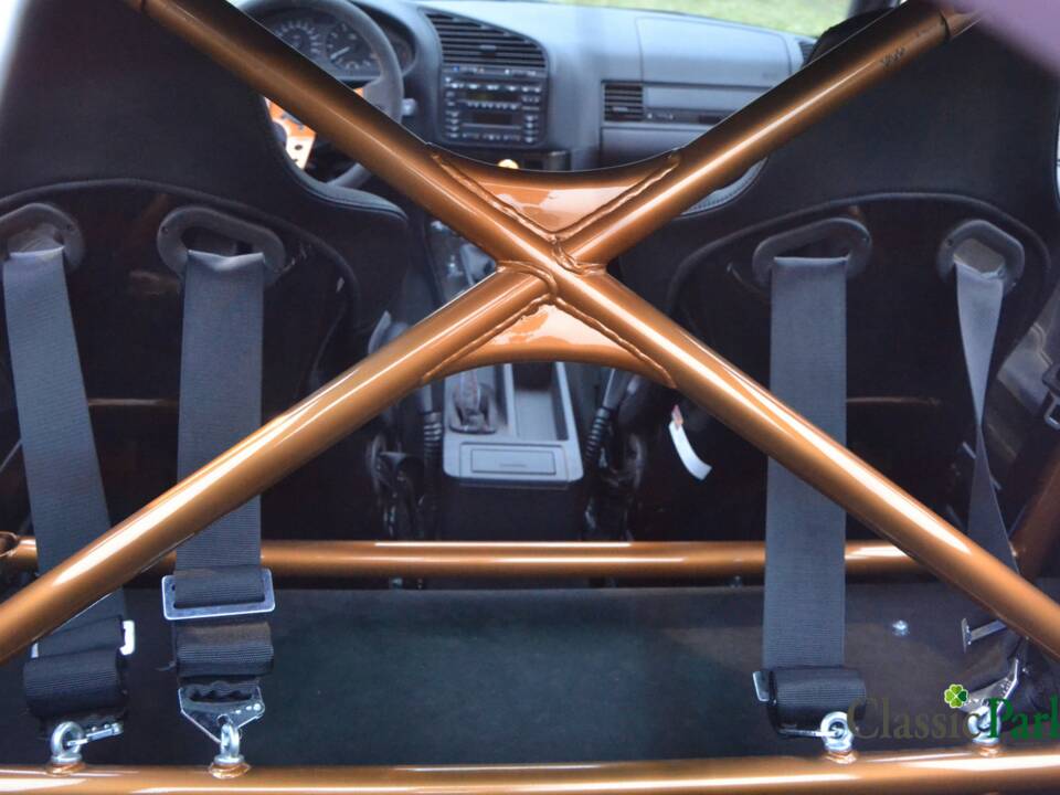 Image 24/50 of BMW 323i (1998)