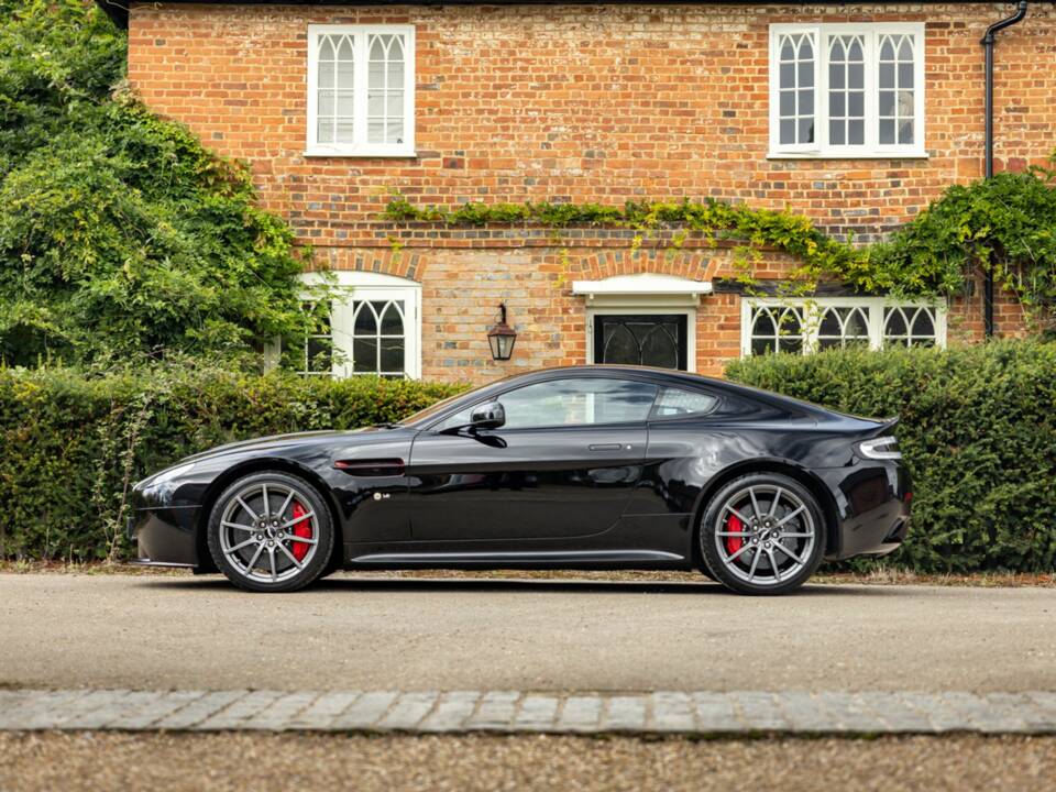 Imagen 27/50 de Aston Martin V12 Vantage S (2017)