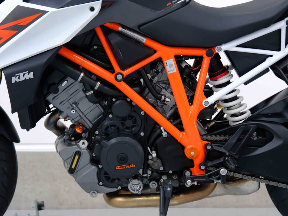 Image 48/83 of KTM 1290 Super Duke R (2018)