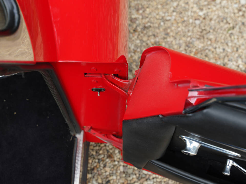 Image 33/50 of Jaguar XK 150 DHC (1960)