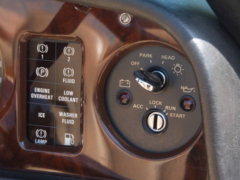 Immagine 7/46 di Rolls-Royce Corniche I (1981)