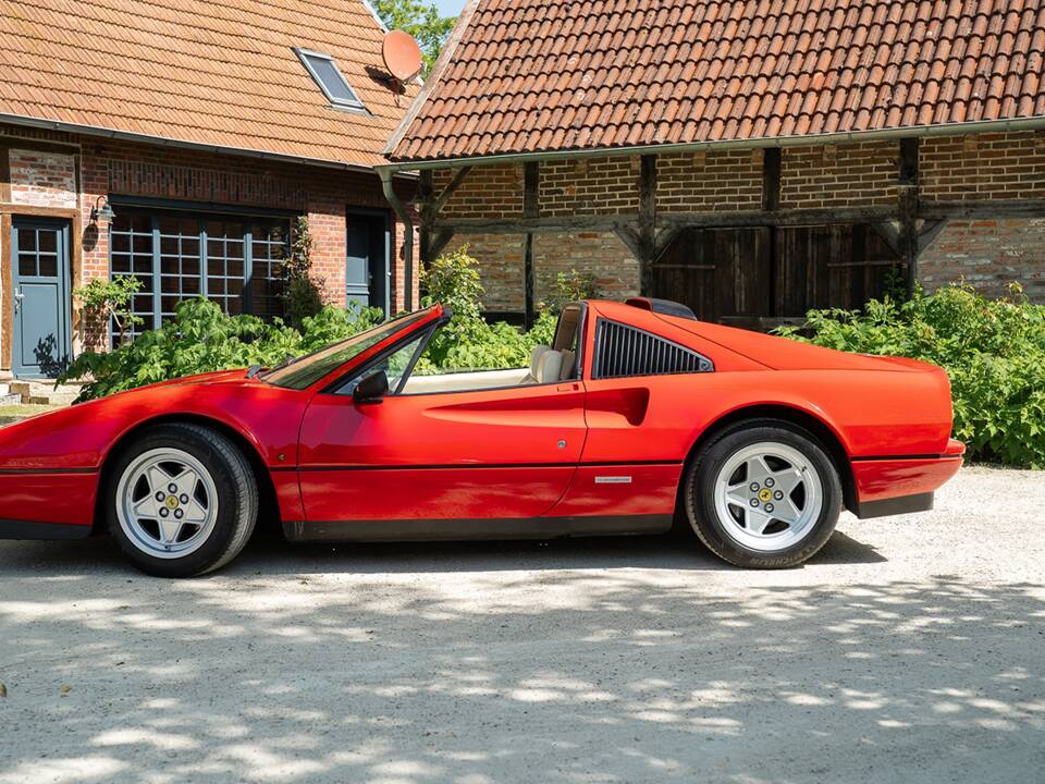 Bild 8/38 von Ferrari 328 GTS (1986)