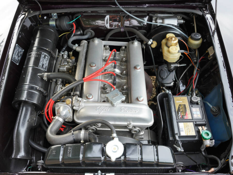 Image 4/50 of Alfa Romeo Giulia 1.3 Super (1973)