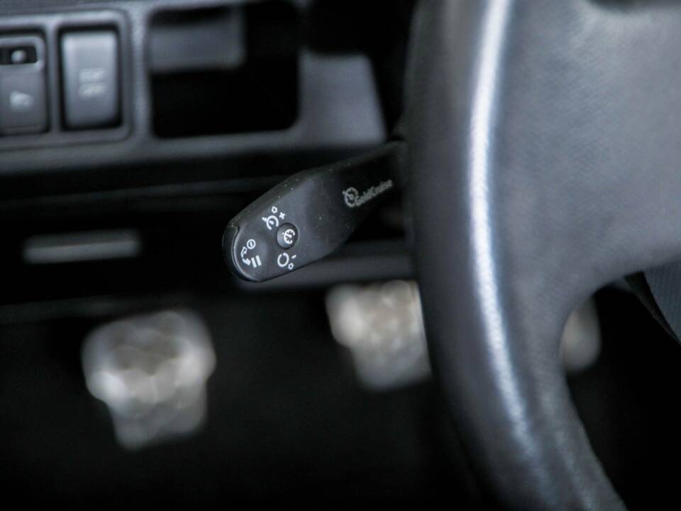 Image 34/47 of Nissan Micra C+C 1.6 (2008)