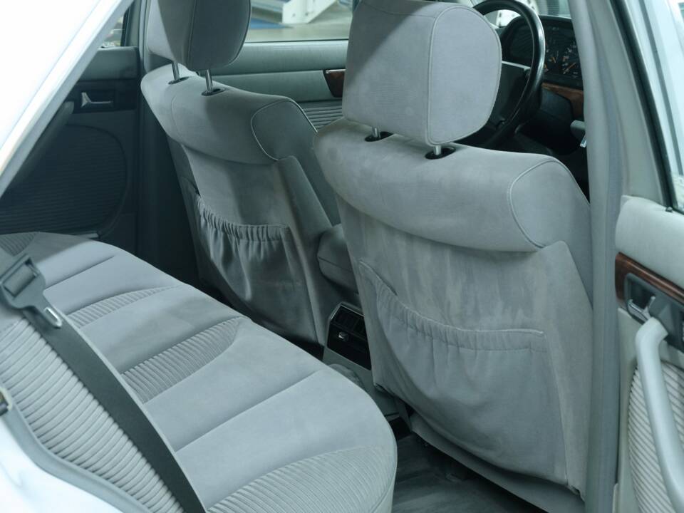 Bild 31/50 von Mercedes-Benz 500 SE (1990)