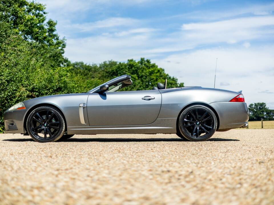 Image 10/50 de Jaguar XKR (2007)