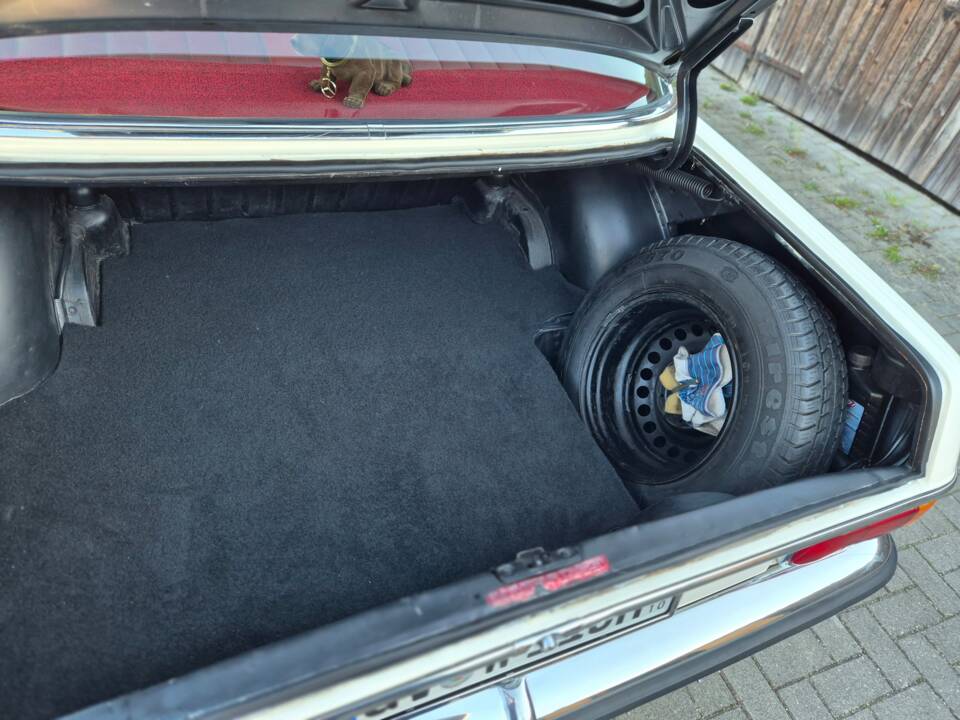 Bild 10/19 von Mercedes-Benz 240 D (1975)