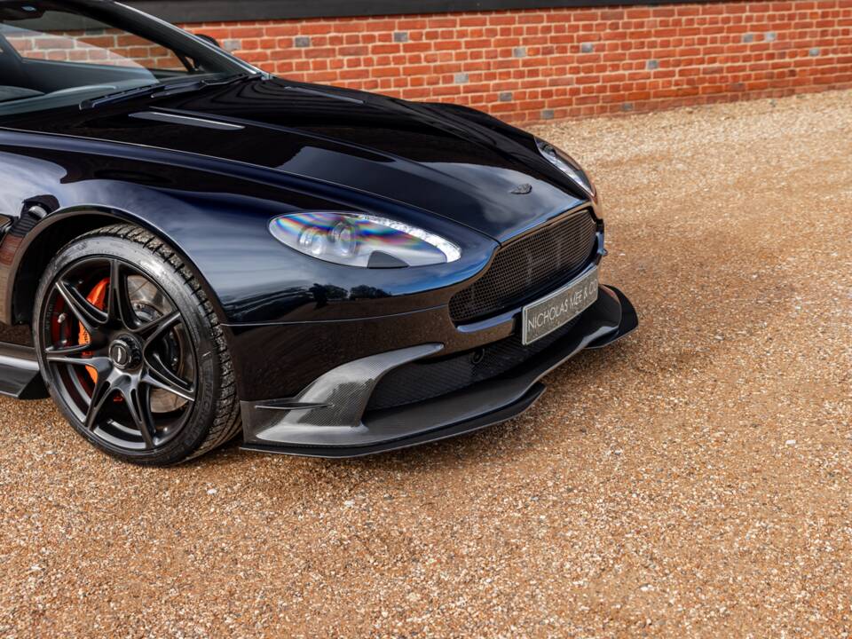 Image 34/65 of Aston Martin Vantage GT8 (2017)