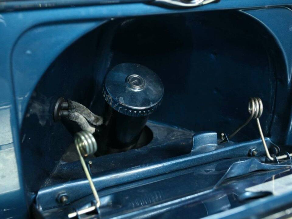 Image 48/50 of Mercedes-Benz 280 SE 3,5 (1971)
