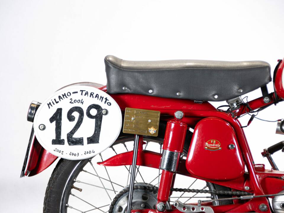 Bild 36/50 von Mondial 175 Turismo Veloce (1956)