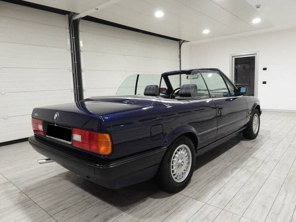 Image 4/15 of BMW 318i (1991)