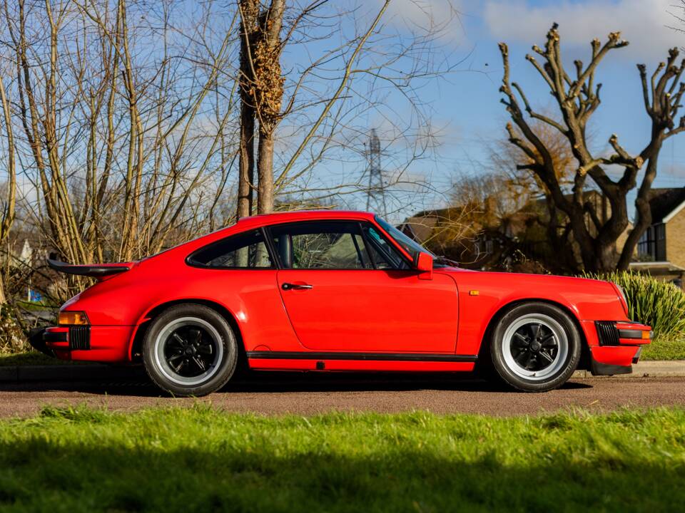 Bild 2/50 von Porsche 911 Carrera 3.2 (1989)