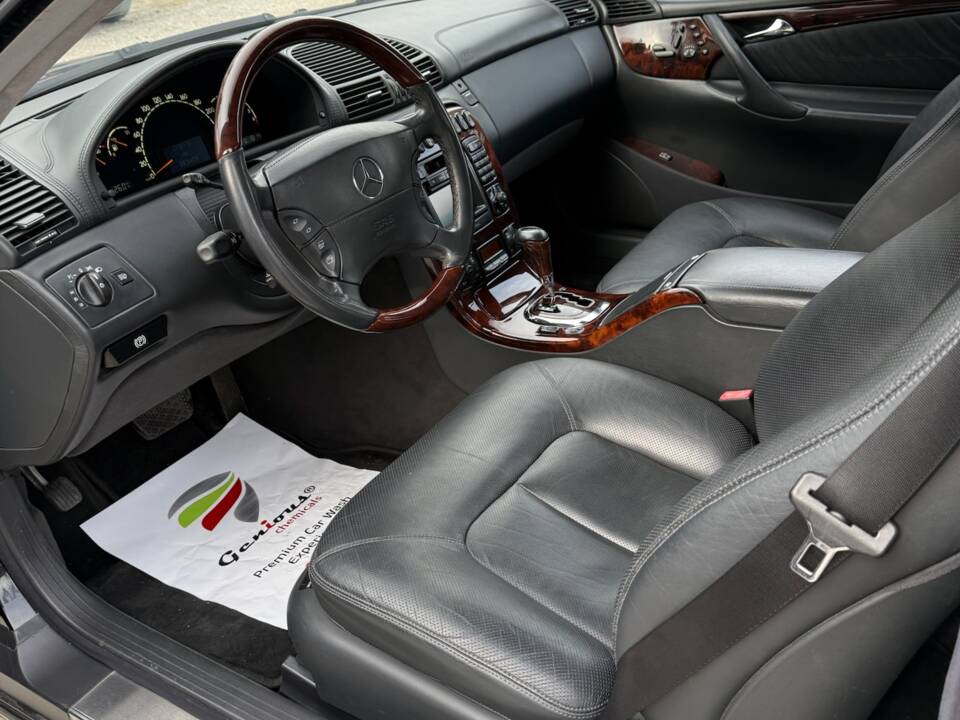 Bild 8/9 von Mercedes-Benz CL 600 (2000)