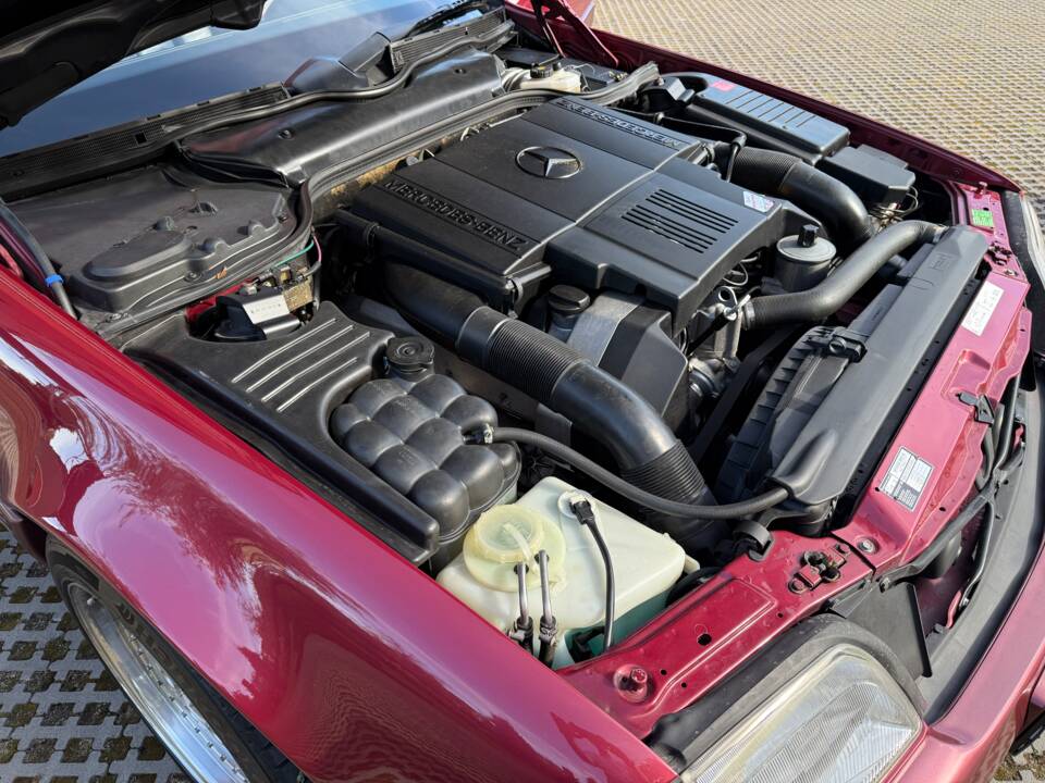 Image 17/34 de Mercedes-Benz 500 SL (1993)