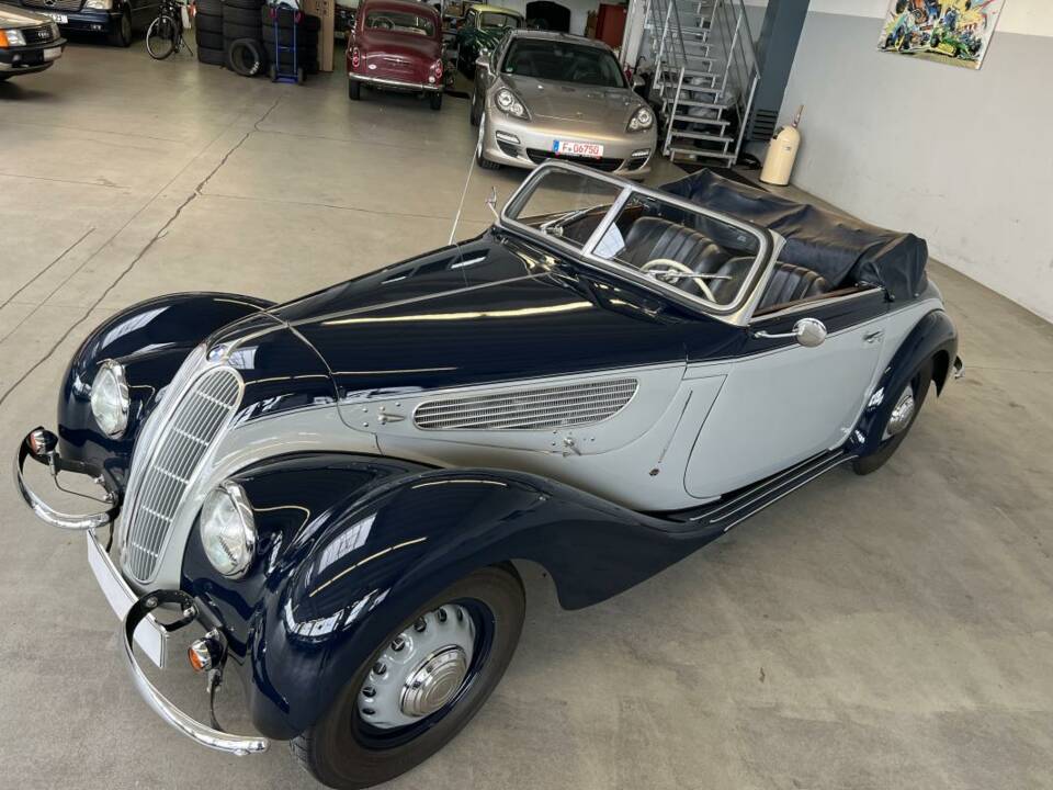 Image 13/40 of BMW 327 (1938)