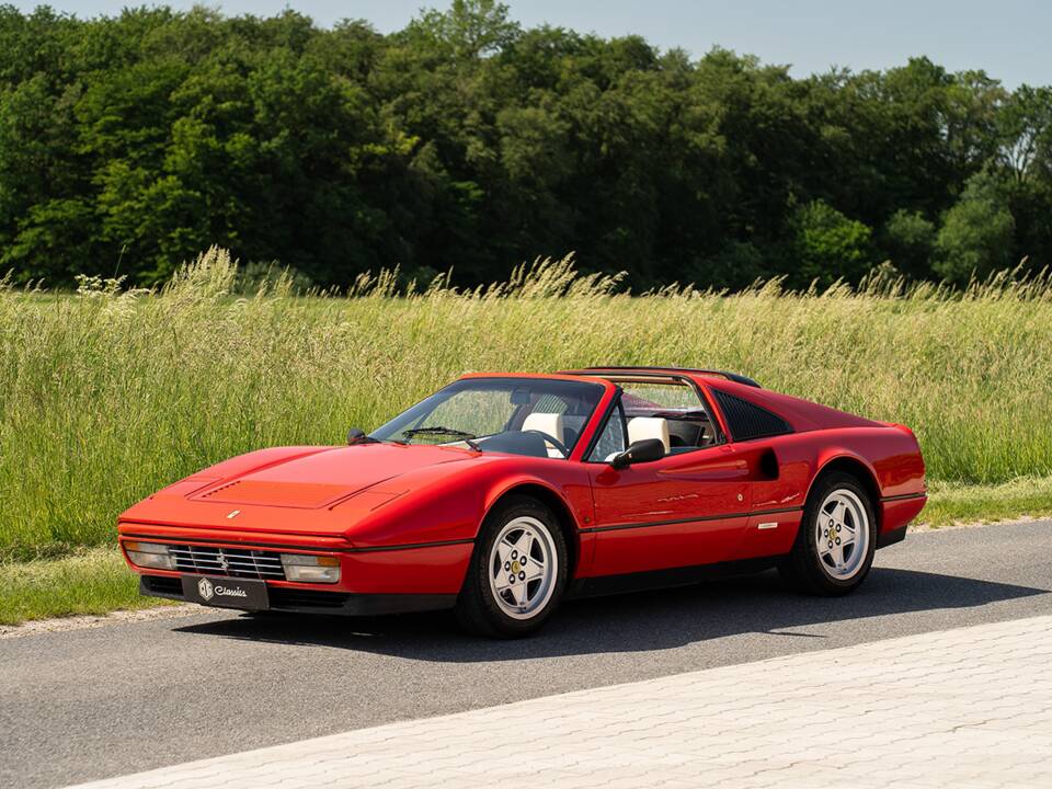 Bild 1/38 von Ferrari 328 GTS (1986)