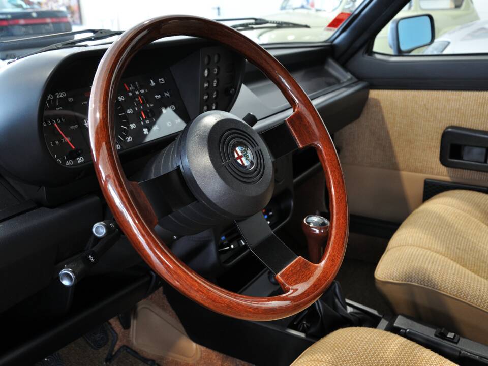 Bild 42/50 von Alfa Romeo Giulietta 1.8 (1985)