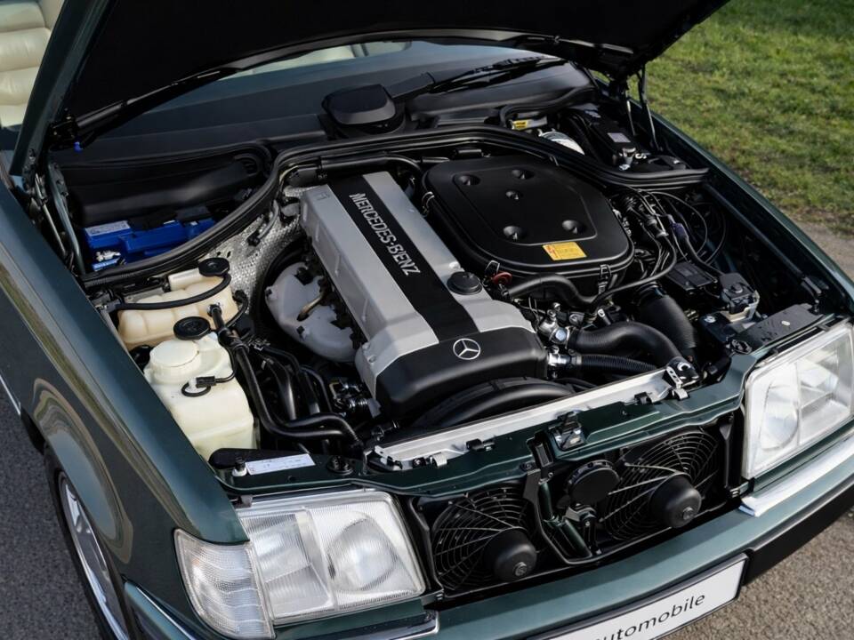 Bild 15/30 von Mercedes-Benz 300 CE-24 (1992)