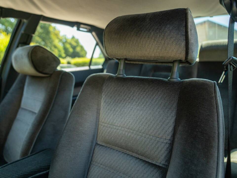 Image 49/50 de Alfa Romeo 164 2.0i V6 Turbo (1992)