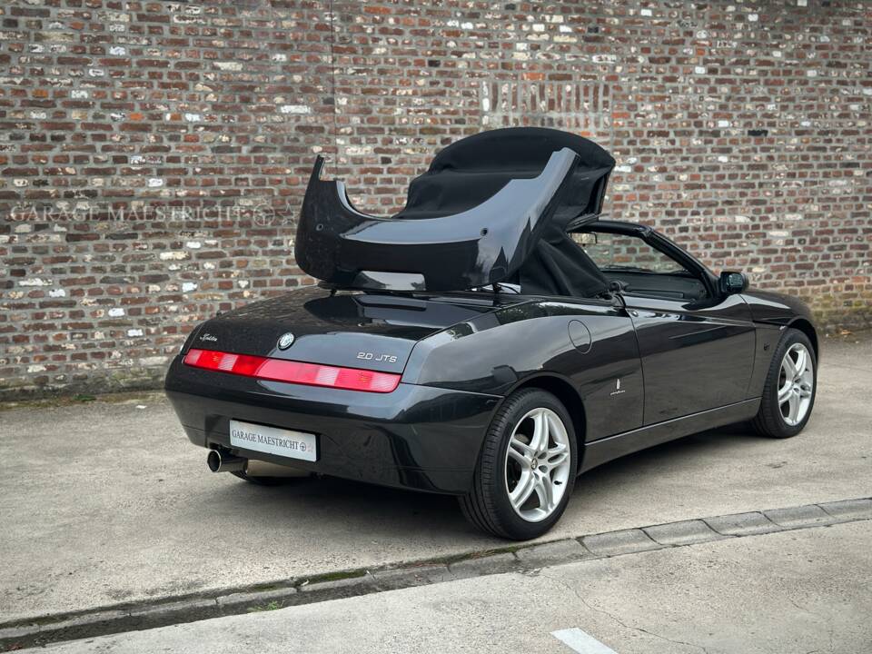 Image 14/59 of Alfa Romeo Spider 2.0 JTS (2003)