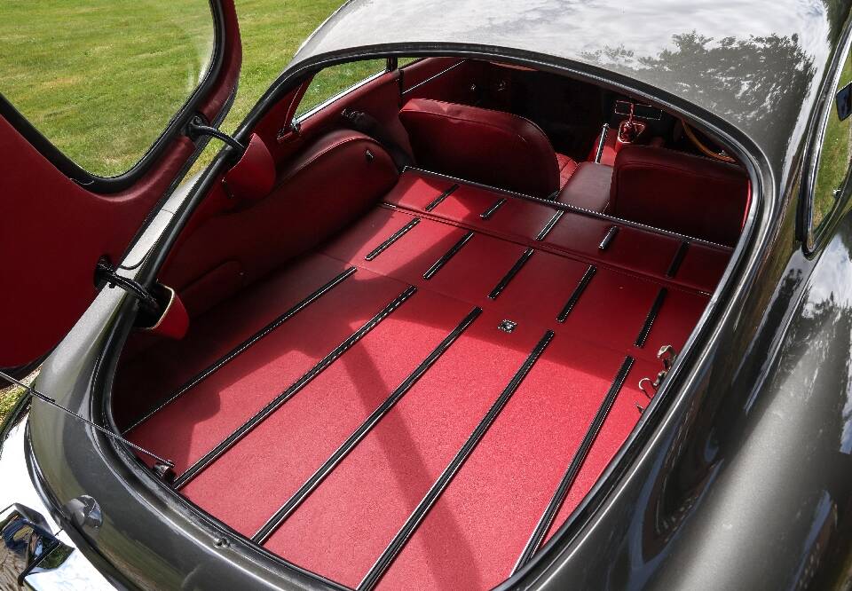 Imagen 10/30 de Jaguar E-Type (2+2) (1970)