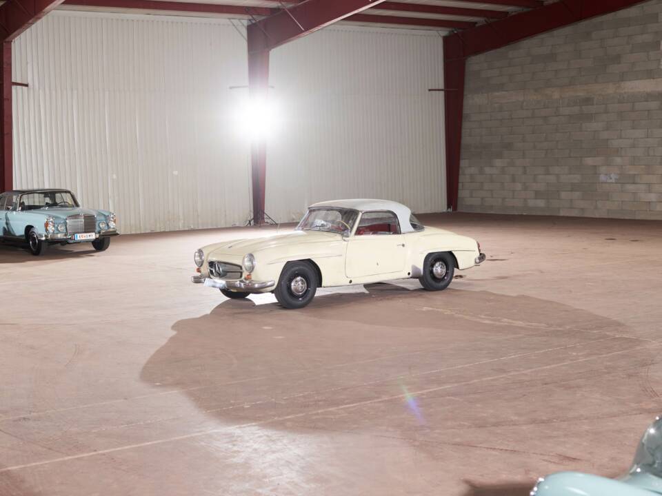 Image 15/83 de Mercedes-Benz 190 SL (1959)