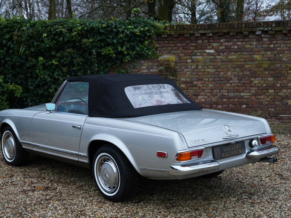 Image 2/50 de Mercedes-Benz 280 SL (1969)