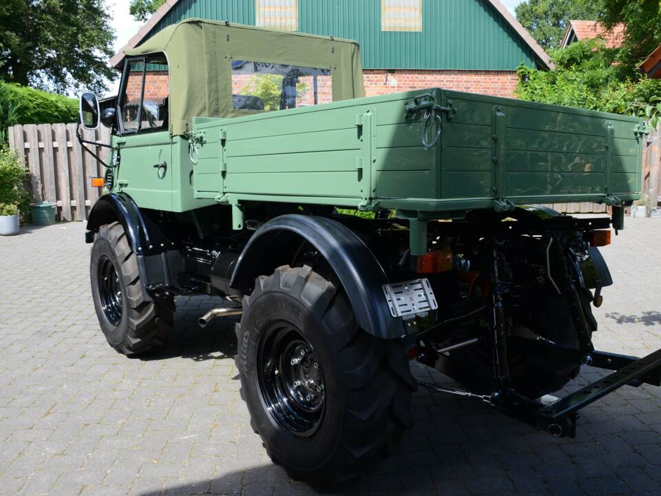 Image 17/71 of Mercedes-Benz Unimog U52 (1983)