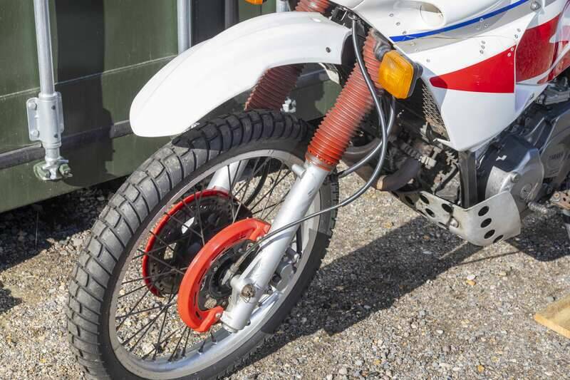 Immagine 19/32 di Yamaha XTZ 750 Super Ténéré (1991)