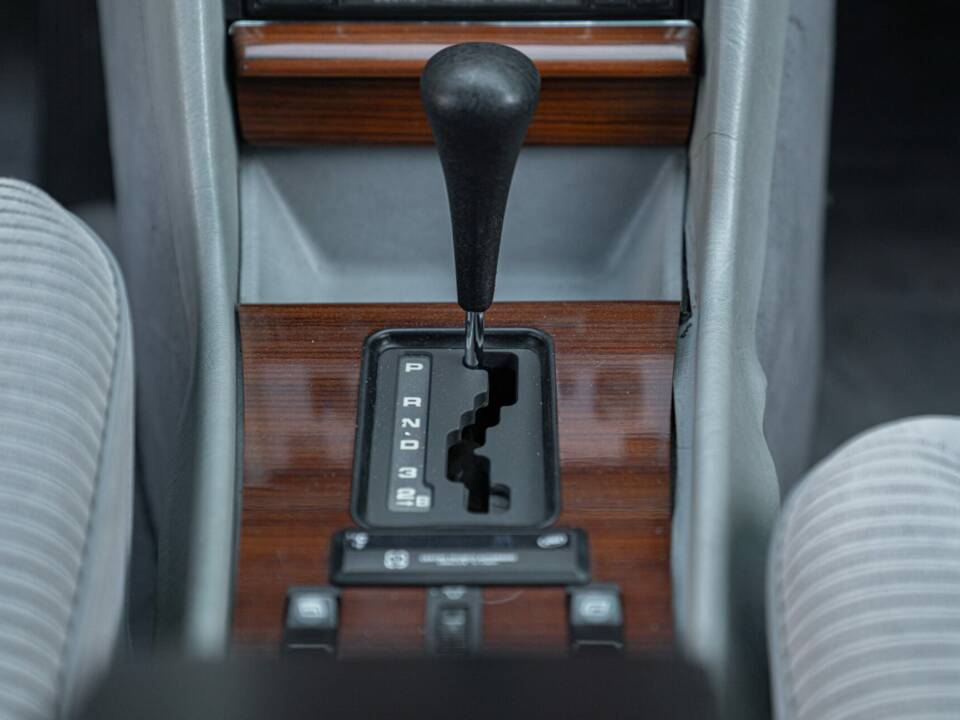 Image 42/50 of Mercedes-Benz 500 SEL (1985)