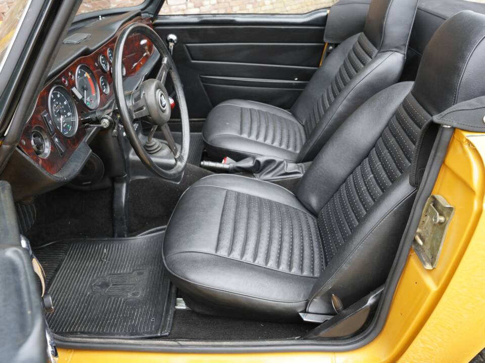Image 27/50 of Triumph TR 6 (1971)