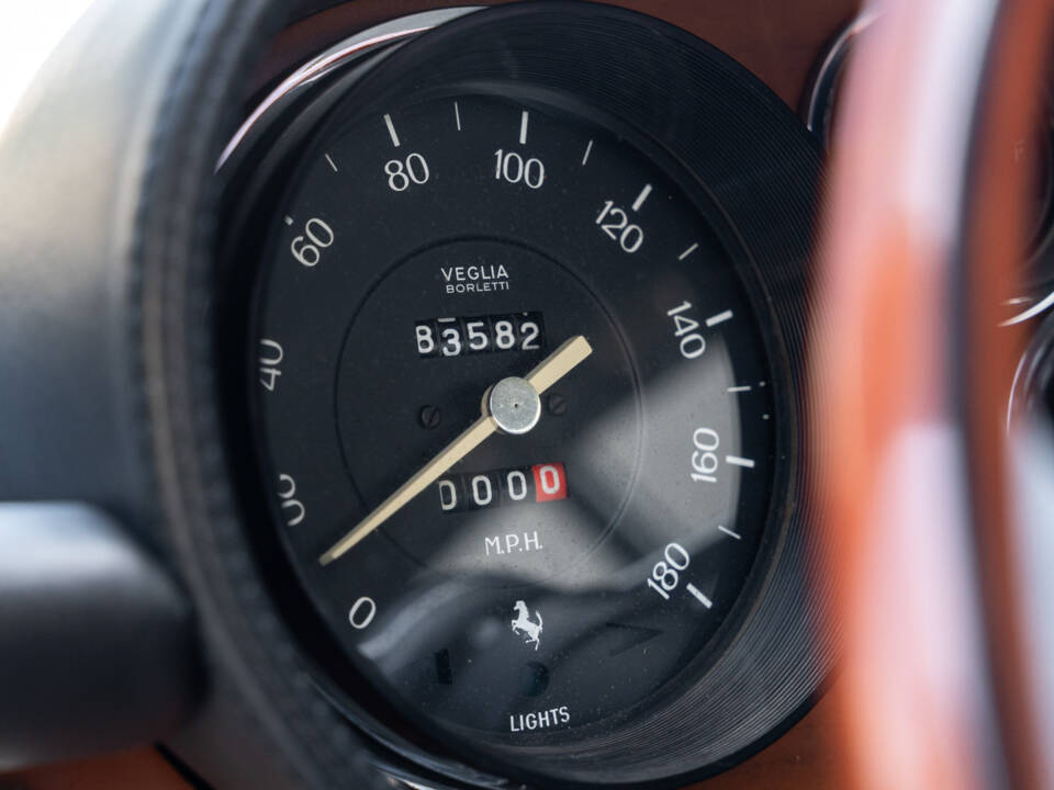 Image 32/69 of Ferrari 365 GT 2+2 (1969)