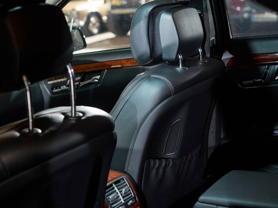 Image 25/128 de Mercedes-Benz S 500 BlueEFFICIENCY (2011)