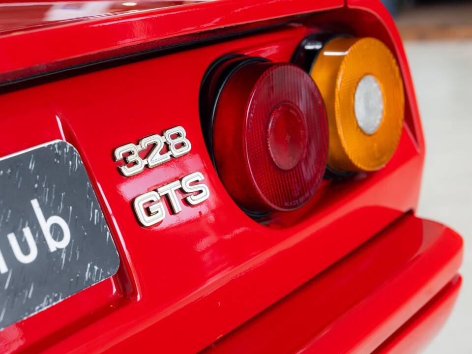 Bild 30/40 von Ferrari 328 GTS (1986)