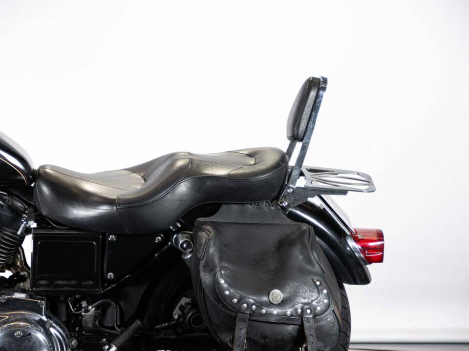 Imagen 23/50 de Harley-Davidson XL 1200 C Sportster Custom (1997)