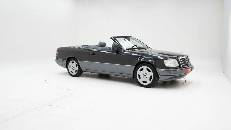 Image 3/15 of Mercedes-Benz E 220 (1994)