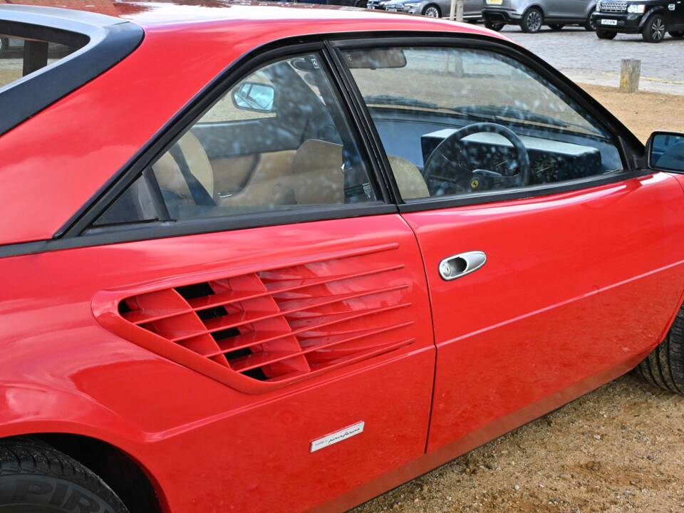 Image 24/50 of Ferrari Mondial 8 (1981)