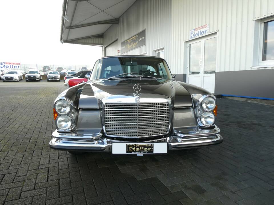 Bild 2/20 von Mercedes-Benz 280 SE 3,5 (1970)