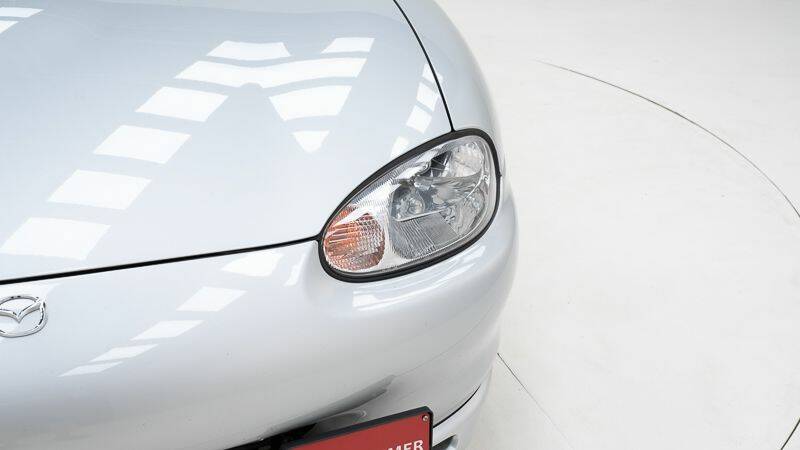 Immagine 11/15 di Mazda MX-5 1.8 (2000)