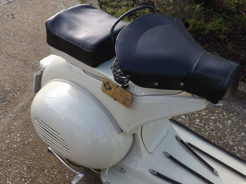 Immagine 11/38 di Piaggio Vespa 125 (1957)
