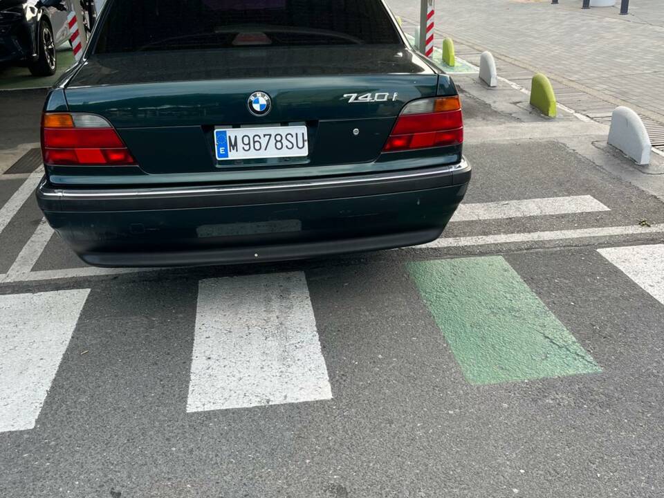 Bild 2/9 von BMW 740i (1995)