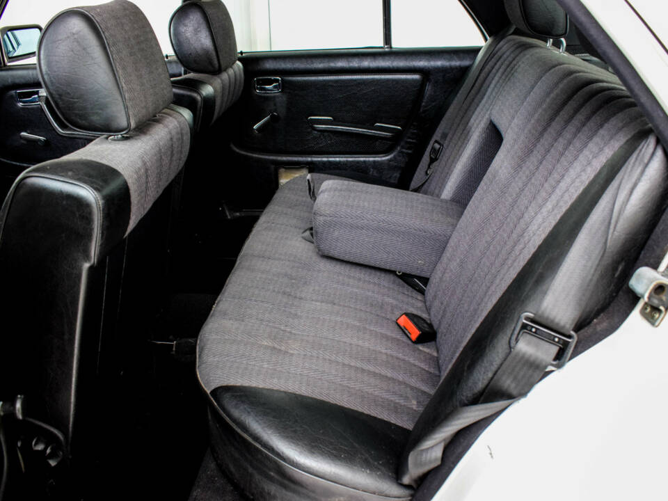 Immagine 20/46 di Mercedes-Benz 240 D (1982)