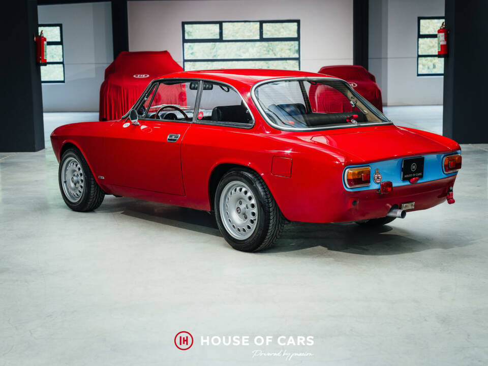 Immagine 9/25 di Alfa Romeo Giulia 1600 GT Junior (1974)