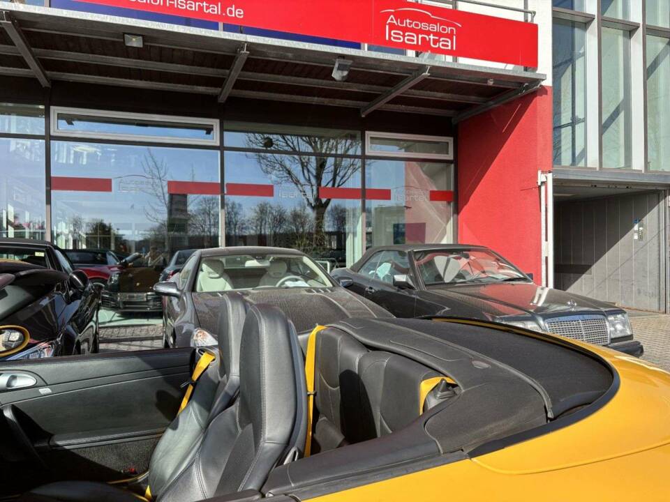 Bild 8/30 von Porsche 911 Carrera 4S (2005)