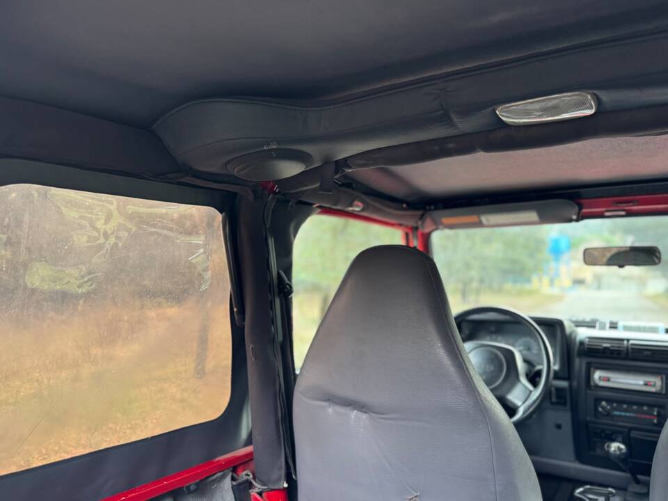 Image 29/31 of Jeep Wrangler Sport 2.5 (1996)