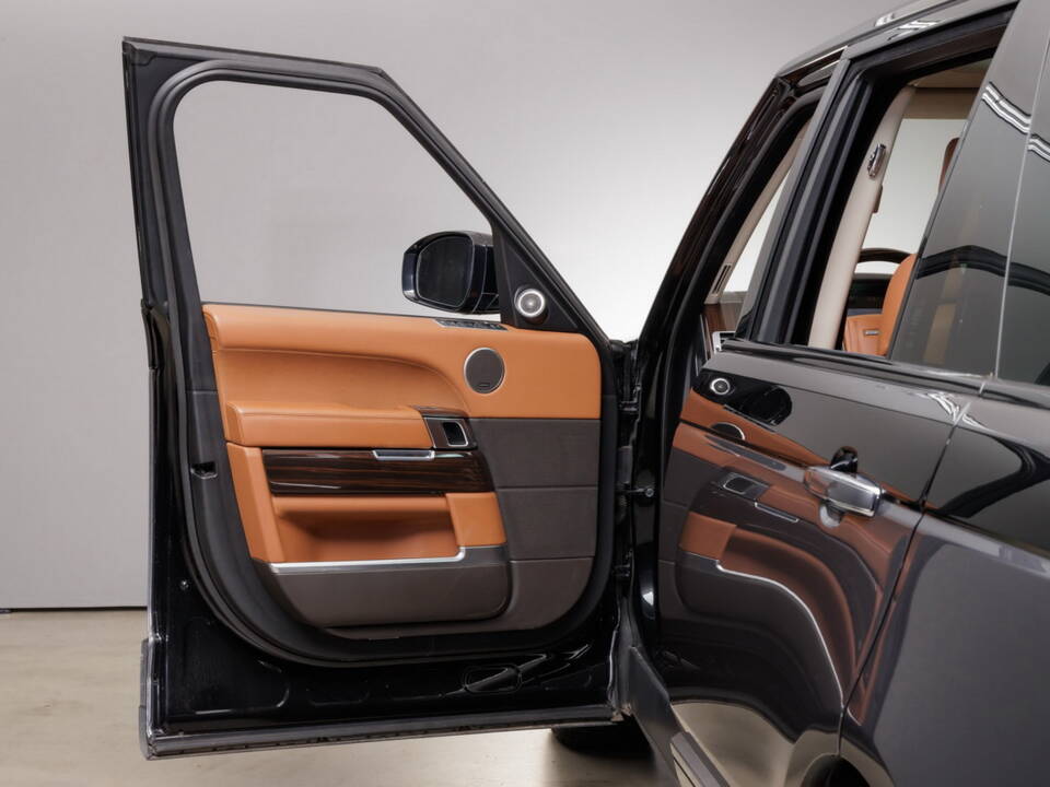 Bild 14/34 von Land Rover Range Rover Autobiography SDV8 (2015)