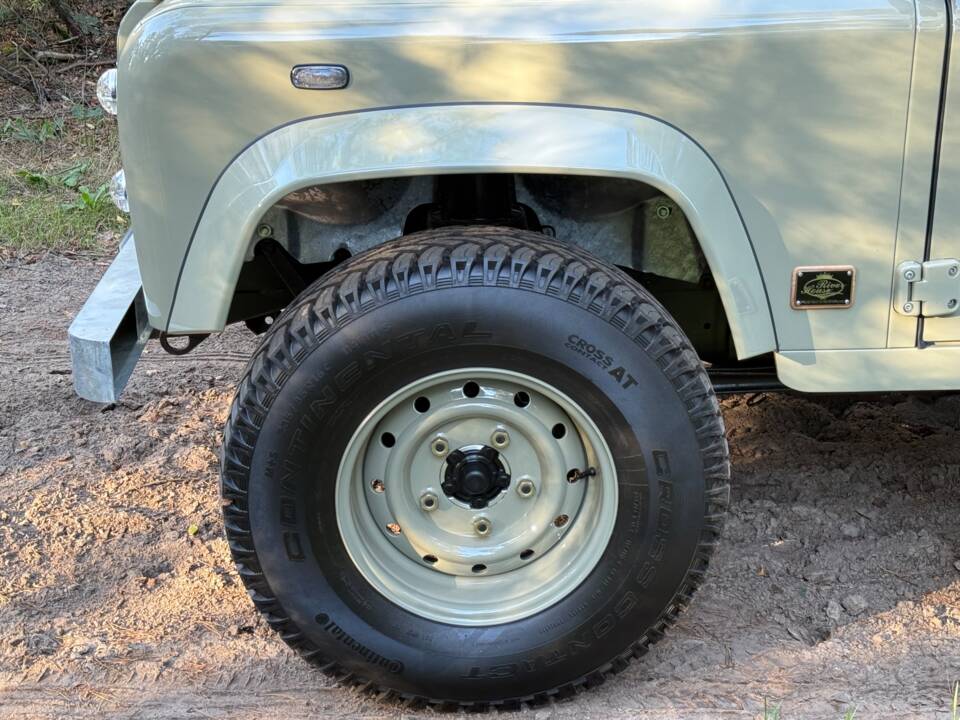 Bild 25/31 von Land Rover Defender 110 (2005)