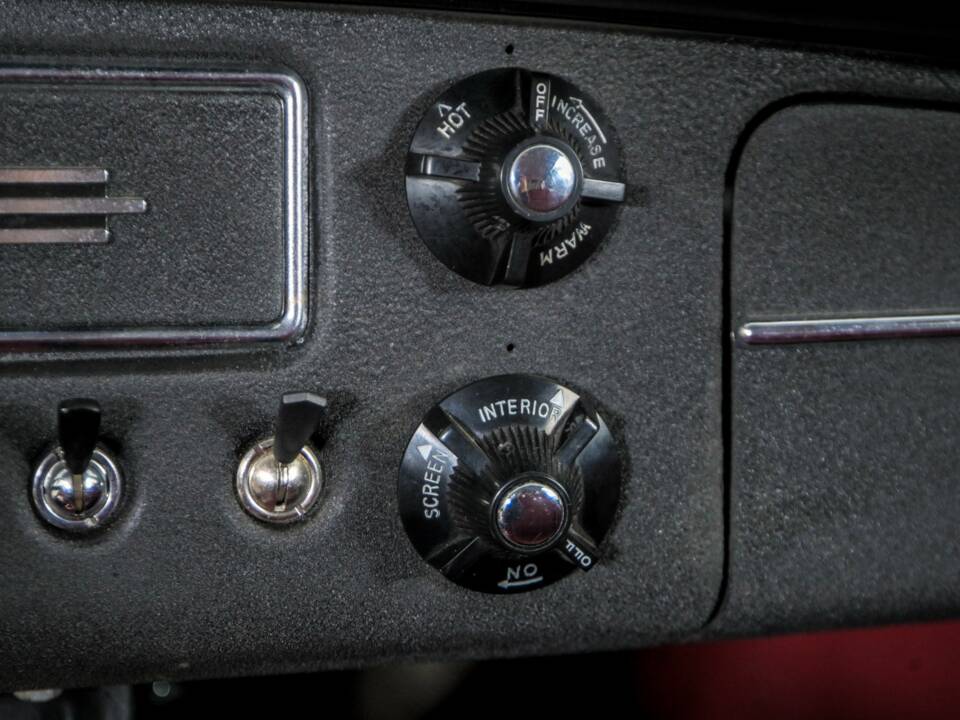 Image 24/50 de MG MGB GT (1966)