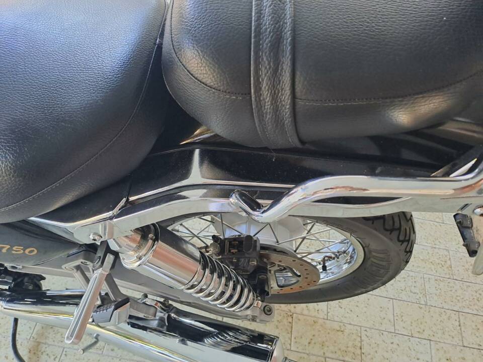 Immagine 26/34 di Moto Guzzi Nevada 750 (1998)