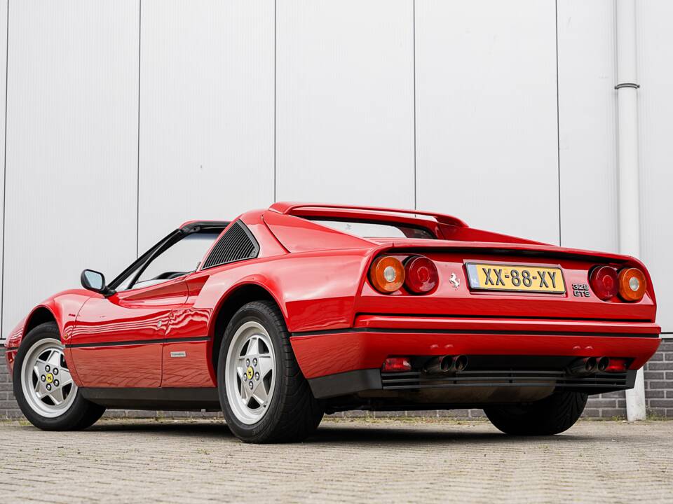 Image 7/30 of Ferrari 328 GTS (1989)
